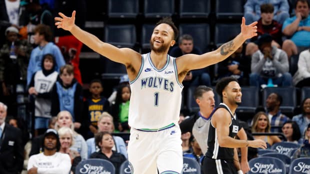 Kyle Anderson celebrates